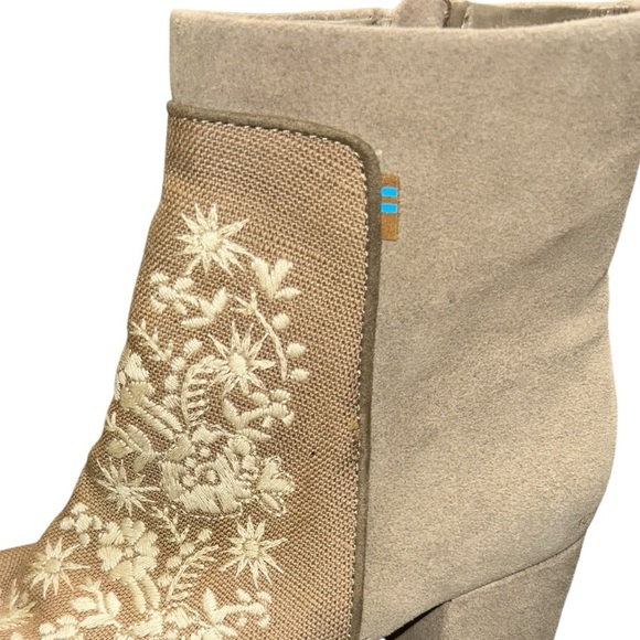 Toms Evie Floral Embroidered Suede Canvas Block Heel Boot Taupe Women's Size 7.5 - Picture 10 of 13